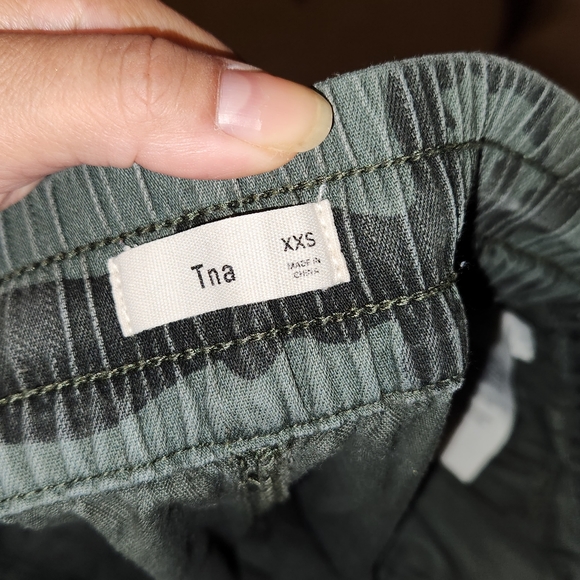 TNA - Camo Jeggings - Picture 3 of 3